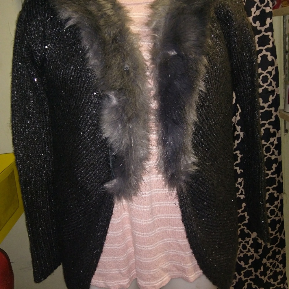 Sweater - Picture 3 of 5